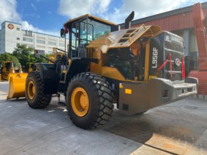 Cargador Frontal Usado Shandong Lingong 956F a Precio Competitivo, Carga Nominal de 5 Toneladas, Motor de 92KW, el Mejor Ayudante para Proyectos de Construcción - Product Image 1