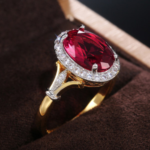 Anello da Donna Vintage con Pietra Lucida Bicolore Rosso Granato, Ornamento per Mano da Matrimonio, Stile Europeo Transfrontaliero - Product Image 3