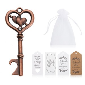 Porte-clés décapsuleur à double tranchant en alliage de zinc 7,5x3, breloque ouvre-bouteille pour cadeaux de mariage - Product Image 2