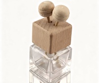 Diffuseur d'huiles essentielles pour voiture en verre de 8 ml, désodorisant d'air, aromathérapie, bouchon en bois, clip pour bouteille, bâtonnets en rotin, logo personnalisé OEM