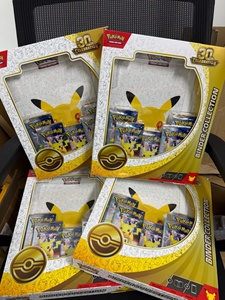 Précommande Lancement Précoce Édition Spéciale 30ème Anniversaire Pokémon TCG US, Boîte Scellée d'Usine Unique >14Y - Product Image 4