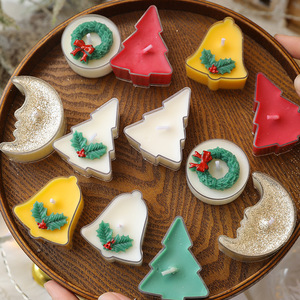 Bougies chauffe-plat parfumées de Noël faites à la main, écologiques, créatives, en forme de sapin, cloche, lune, couronne, pour aromathérapie, fête et décoration intérieure - Product Image 1
