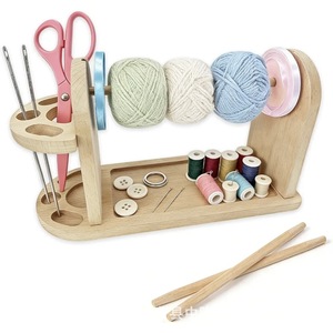 Support à fil en bois, bobine à fil multifonctionnelle, enrouleur de fil pour tricot manuel DIY, bobine à fil, support pour ciseaux - Product Image 1