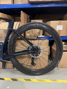 Bicicletta da Corsa TWITTER CYCLONE-3rd (3K ED) WheelTop TX-24S in Fibra di Carbonio - 24 Velocità, Freni a Disco Idraulici, Ruote 700C - Product Image 4