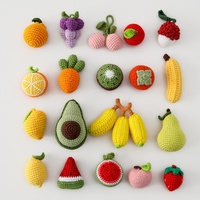 Handgemaakte gehaakte sleutelhangers van gekamd katoengaren, fruit- en groenteserie, speelgoedaccessoire
