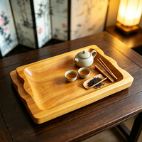 Handgesneden decoratieve schaal van massief hout, handgemaakte houten fruitschaal voor op tafel