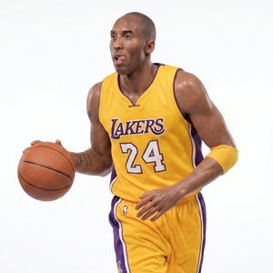 Figurine en cire de silicone grandeur nature Kobe Bryant avec ballon de basket, fabrication OEM personnalisée, qualité supérieure, directement de l'usine, pour exposition, musée sportif, décoration. - Product Image 3