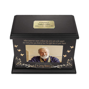 Urna para adultos de madera ecológica de tamaño personalizado de fábrica, urna de cremación de madera maciza para adultos, urna negra con marco y diseño impreso - Product Image 1