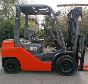 TOYOTA 8FD25 fd2.5/3/4/5/7/10/15/16/25/30-Ton 2,5 TON Carretilla elevadora diésel usada con tres maestros en Shanghái a la venta - Product Image 1
