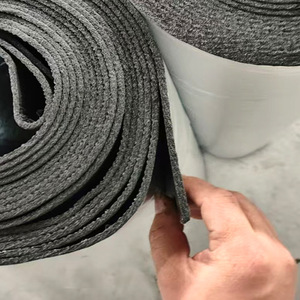 Panneau d'isolation en caoutchouc et plastique auto-adhésif, résistance à la compression de 1000 kPa, feuille d'isolation thermique pour mur extérieur - Product Image 1