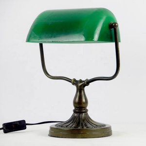 Lámpara de Escritorio Tradicional LongHuiJing con Pantalla de Vidrio Verde - Product Image 3