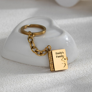 Llavero personalizado transfronterizo de acero inoxidable con forma de libro, colgante de llavero personalizado con texto múltiple. - Product Image 1