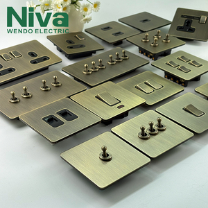 Niva 3-gang Bronze ánh sáng thông minh chuyển đổi retro phong cách <span class=keywords><strong>push</strong></span> <span class=keywords><strong>button</strong></span> tường Ổ cắm điện Kim Loại Nhà Ổ Cắm Anh tiêu chuẩn cho khách sạn - Product Image 6