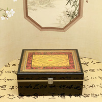 Vente en gros Boîte à bijoux et parfum en bois laqué haute brillance personnalisée Emballage cadeau de rangement style moyen-oriental de luxe