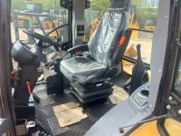 Pala Gommata JCB 3CX con Retroescavatore Modello 2026 Trazione 4x4x4 per Uso Agricolo e Fattoria - Retroescavatori JCB 3CX 4CX