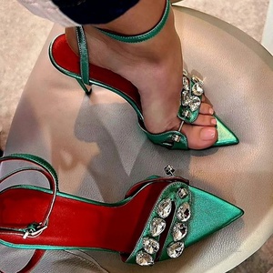 Sandales à talons hauts et fins pour femmes, avec grands diamants, à lanière cheville et bout pointu, style unique et personnalisé, pour soirée - Product Image 6