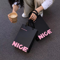 Individuell Bedruckte Papiertüten in Klassischem Rosa und Schwarz, Kleidungs-Einkaufstaschen aus Karton mit Bandhenkeln für Verpackungen