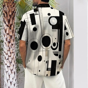 Chemise boutonnée à col montant pour homme, coupe standard, logo personnalisé, respirante, impression sérigraphique ODM, décontractée, à manches courtes, pour les vacances d'été - Product Image 4