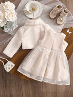 Ensemble deux pièces doux pour bébé fille, robe et manteau en peluche avec détails brodés et nœuds, 100% polyester, pour festival d'hiver