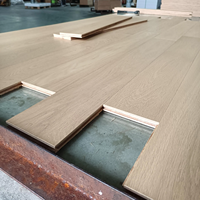 Parquet massif de luxe en chêne blanc australien, système clic, pour toute la maison