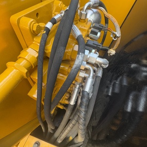 จัดส่งฟรีสำหรับรถขุดตีนตะขาบ Caterpillar มือสอง ขนาด 6 ตัน พร้อมบุ้งกี๋ขนาด 0.25 เมตร กำลัง 34.7 กิโลวัตต์ สำหรับงานก่อสร้าง ผลิตในประเทศญี่ปุ่น - Product Image 6