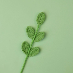 Foglia Artificiale a Quadrifoglio all'Uncinetto Fatta a Mano Stile Naturale Eco-Friendly per Bouquet Festa della Mamma e Natale - USA - Product Image 5