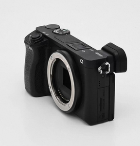 Cuerpo de cámara A6400 usado (solo el cuerpo) — 24.2MP APS-C + AF de 425 puntos, en excelentes condiciones, completamente funcional. - Product Image 2