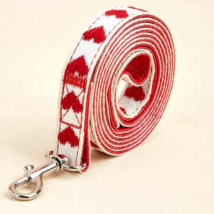 Guinzaglio per Cani con Stampa a Cuori in Poliestere, Carino Guinzaglio da Passeggio per Cani Piccoli e Medi, Regalo di San Valentino - Product Image 1