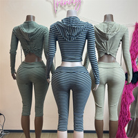 Survêtement rayé à capuche zippé pour femme, ensemble deux pièces, haut court à manches longues et pantalon capri assorti