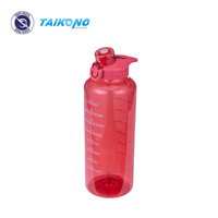 Bouteille de sport et de gym en plastique double paroi personnalisable, nouveau modèle 950 ml 2000 ml, pour sublimation, type football, gourde, shaker à boisson