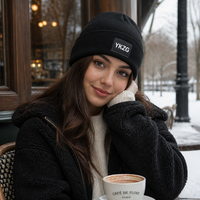 Op maat gemaakte logo geweven patch beanie muts hoge kwaliteit zwarte gebreide muts met boord winter warme schedelmuts muts voor heren dames groothandel