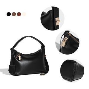 Vendita calda da <span class=keywords><strong>donna</strong></span> <span class=keywords><strong>borsa</strong></span> a <span class=keywords><strong>tracolla</strong></span> in <span class=keywords><strong>pelle</strong></span> vegana piccola alla moda di colore nero Low MOQ all'ingrosso con spalla in PU borse a <span class=keywords><strong>tracolla</strong></span> da <span class=keywords><strong>donna</strong></span> - Product Image 6