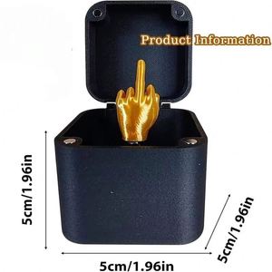 JY กล่องของขวัญพลาสติกแบบดึงนิ้วกลางเพื่อเล่นตลกกับไอเดียตลกๆ (5x5x5) - Product Image 5