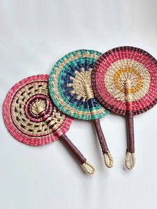 GREENCRAFT Éventail rustique tissé à la main en jonc de mer Cool Summer Party & Home Decor Vietnam Crafted - Product Image 2