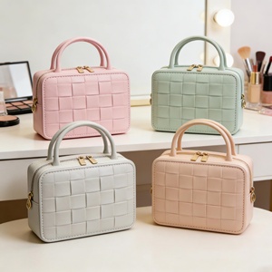 กระเป๋าซิลิโคนกันน้ำแบบซิปสำหรับใส่เครื่องสำอางสำหรับเดินทางรุ่นใหม่ - Product Image 6