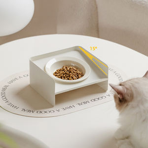 Novo Design Logotipo Personalizado 15 ° Inclinada Cerâmica Pet <span class=keywords><strong>Bowl</strong></span> <span class=keywords><strong>Cat</strong></span> Puppy Cerâmica Comida Água Pot Dog Cerâmica Alimentação <span class=keywords><strong>Bowl</strong></span> com Iron Stand - Product Image 1