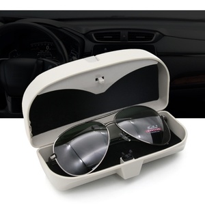 Étui à lunettes multifonctionnel, boîte de rangement, matériau carbone, accessoires de voiture, kits intérieurs, pare-soleil, porte-lunettes, dropshipping - Product Image 1
