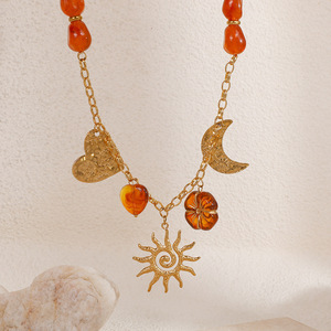 Collar de acero inoxidable con cuentas de resina, colgante de sol, luna, corazón y flor, chapado en oro de 18 quilates, para mujer, joyería de moda. - Product Image 3