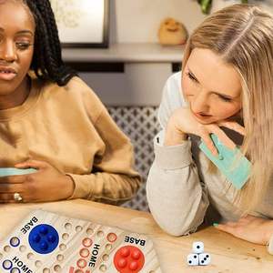 Set <span class=keywords><strong>di</strong></span> Scacchi in Legno con Ludo e <span class=keywords><strong>Dama</strong></span>, Giochi da Tavolo Educativi, <span class=keywords><strong>Gioco</strong></span> del Dado Volante in Legno con Doppio Lato - Product Image 3