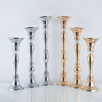 Goldener Hoher Blumen-Säulenkerzenhalter Anpassbare Silberne Tisch-Blumenkugel-Vase Hochzeits-Tischdekoration