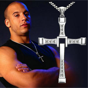 Più venduto il film <span class=keywords><strong>di</strong></span> grandi dimensioni ciondolo cristallo Dominic <span class=keywords><strong>Toretto</strong></span> croce collana per gli uomini - Product Image 4