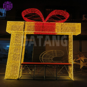 Boîte cadeau 3D avec lumières décoratives pour les centres de villégiature de luxe, les fêtes de Noël et les célébrations de vacances en plein air, pour une présentation nocturne. - Product Image 2