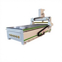 Machine de fraisage CNC industrielle 3 axes 1300*2500mm avec commande DSP, servomoteur, transmission à engrenage unique PLC pour le bois et le MDF