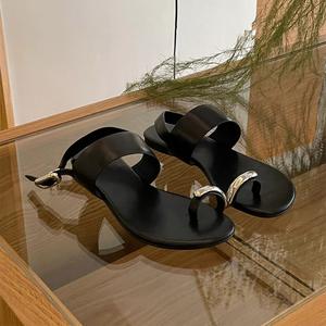 Tendencias de moda de verano: sandalias de mujer con punta abierta, versátiles, con diseño de tiras y una falda resistente. - Product Image 4