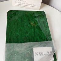 Panneau acrylique décoratif haut de gamme vert émeraude à motif cristal de glace, finition translucide pour aménagements et signalétique de magasins de détail