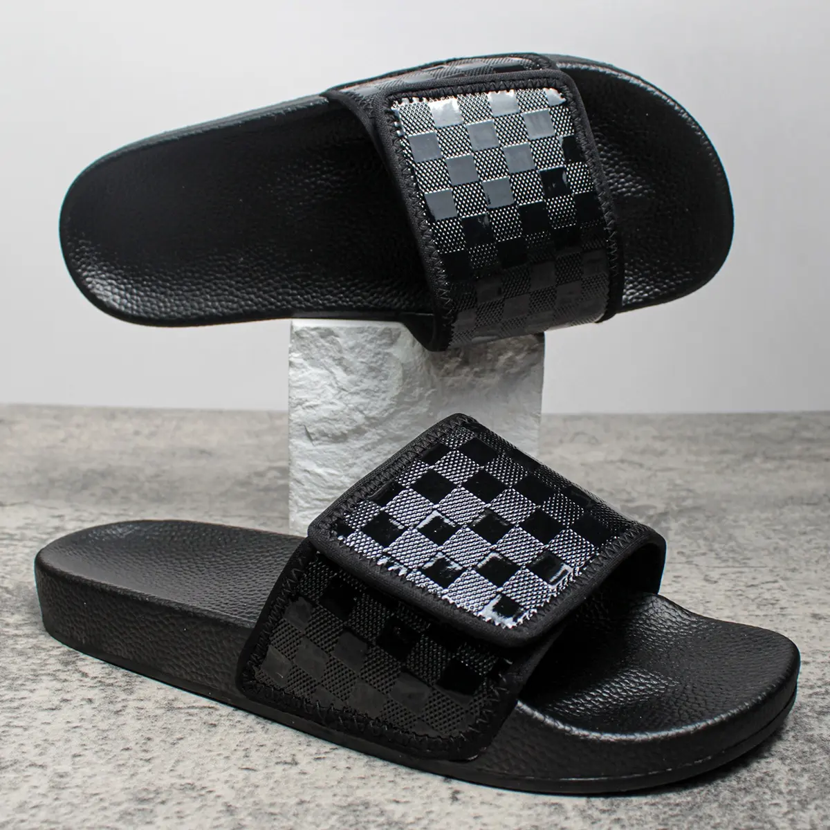 Sandal kustom kualitas tinggi dengan Logo wanita Sandal cetak 3d Sandal alas kaki PVC Sandal Logo kustom uniseks Sandal kustom