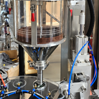 Machine de remplissage et de scellage automatique de capsules de café OEM pour les dosettes en aluminium et en plastique K Cup Nespresso
