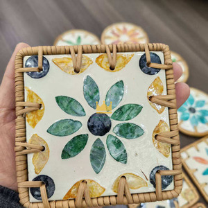 Posavasos Cuadrados Hechos a Mano, Ecológicos, Modernos, con Borde de Ratán y Concha de Nácar de Color, Naturales de Vietnam - Product Image 1