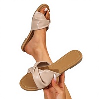Sandales plates à bout ouvert pour femmes avec lanières torsadées, semelle intérieure souple, faciles à enfiler, chaussures d'été pour la marche quotidienne, tendance mode pour femmes