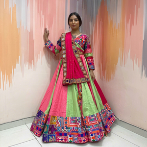 Ensemble Lehenga Choli indien traditionnel avec dupatta brodé, en coton, longueur au sol, tenue de mariage pour femme, coupe ample, multicolore - Product Image 1